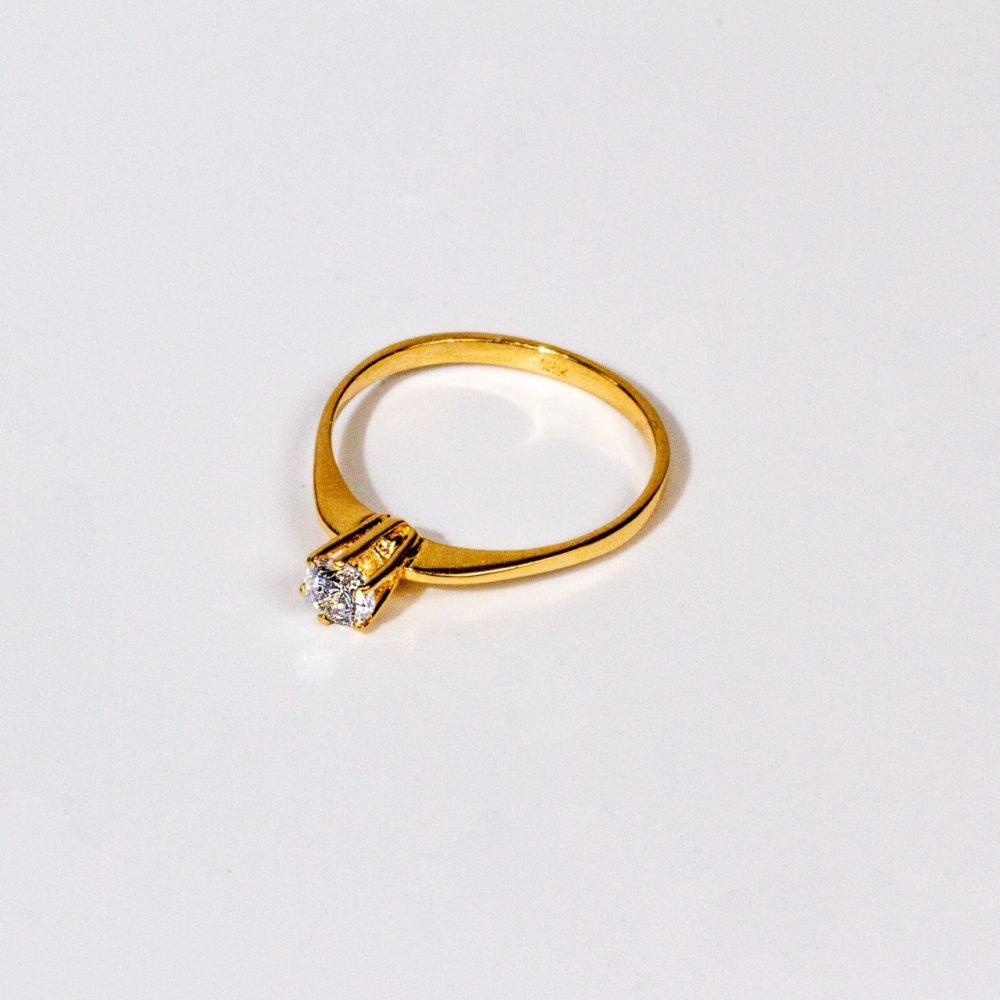 Anillo solitario piedras blancas