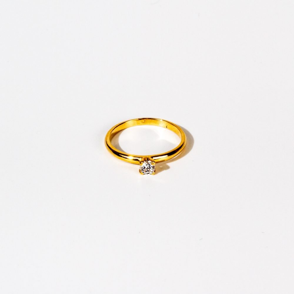 Anillo solitario piedras blancas